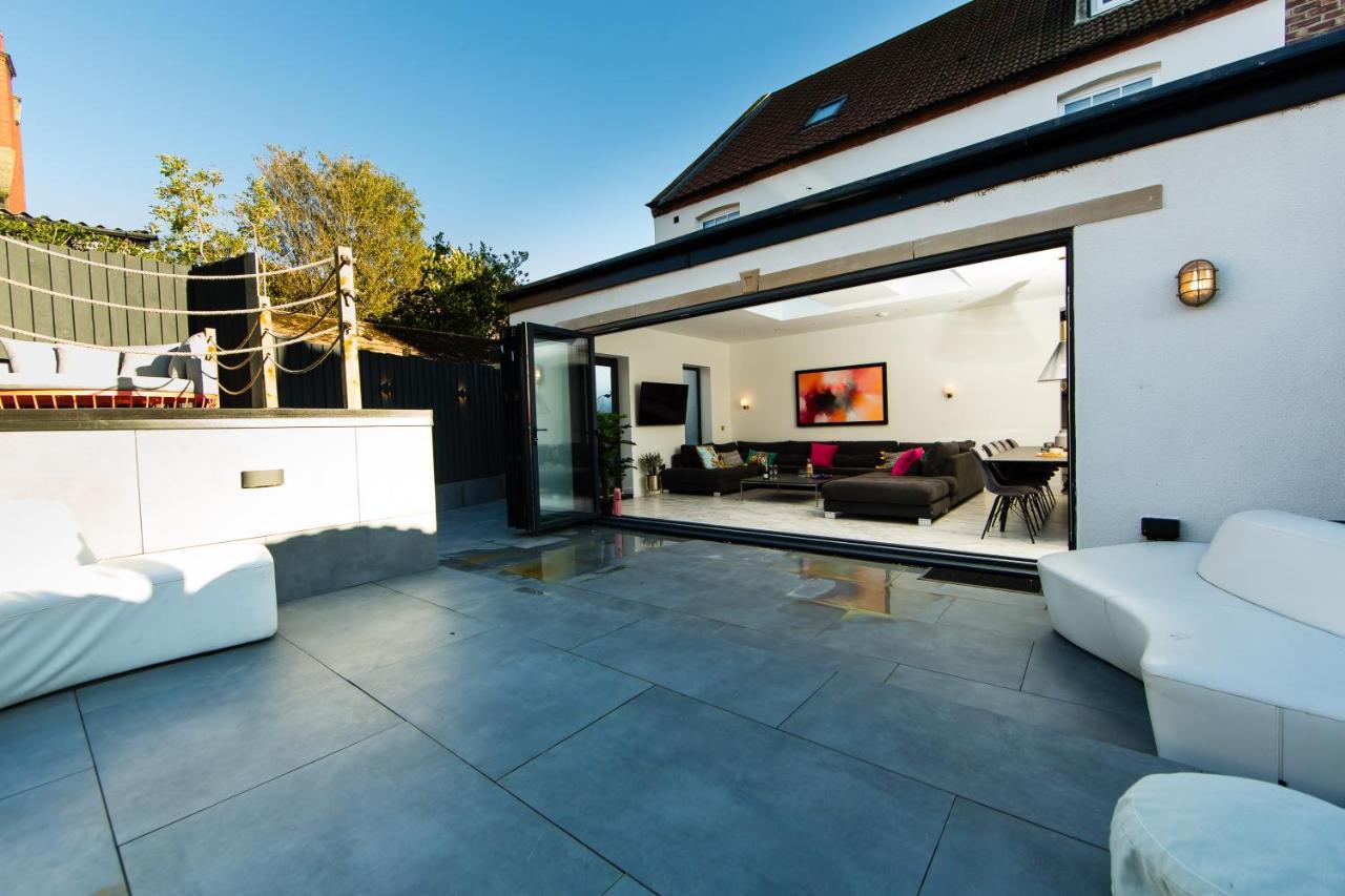 Rounton Villa By Maison Parfaite - Hot Tub - Sea Views - Parking Robin Hood's Bay Kültér fotó