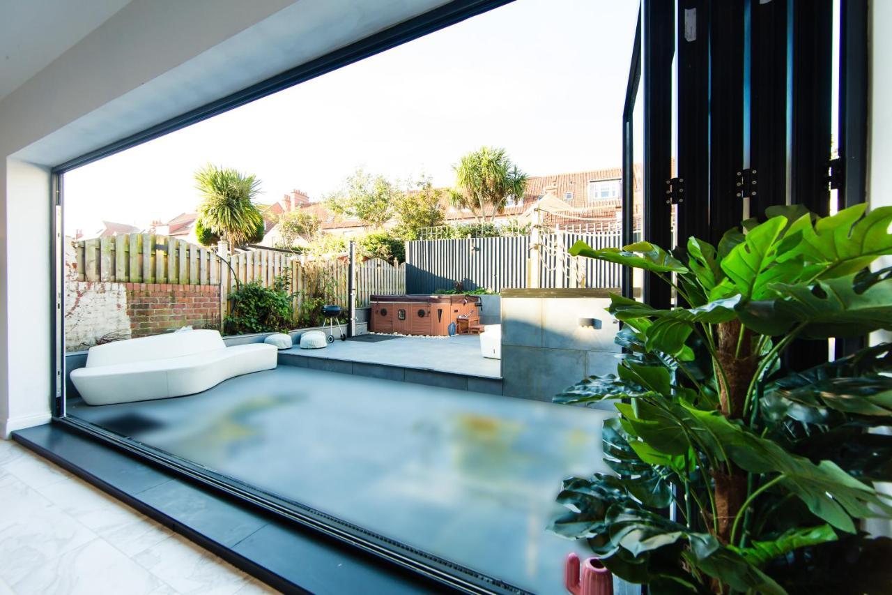 Rounton Villa By Maison Parfaite - Hot Tub - Sea Views - Parking Robin Hood's Bay Kültér fotó